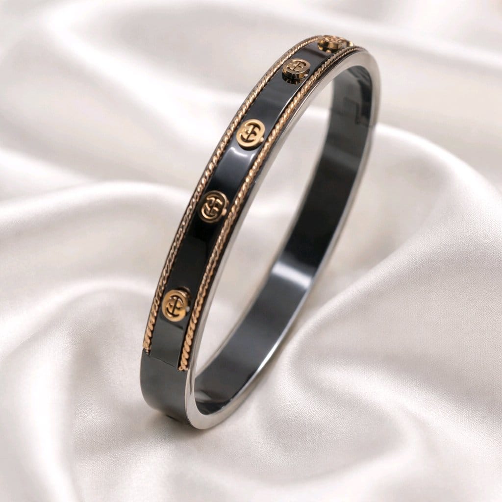 Aarvika Noir Luxe Signature Bracelet – side view