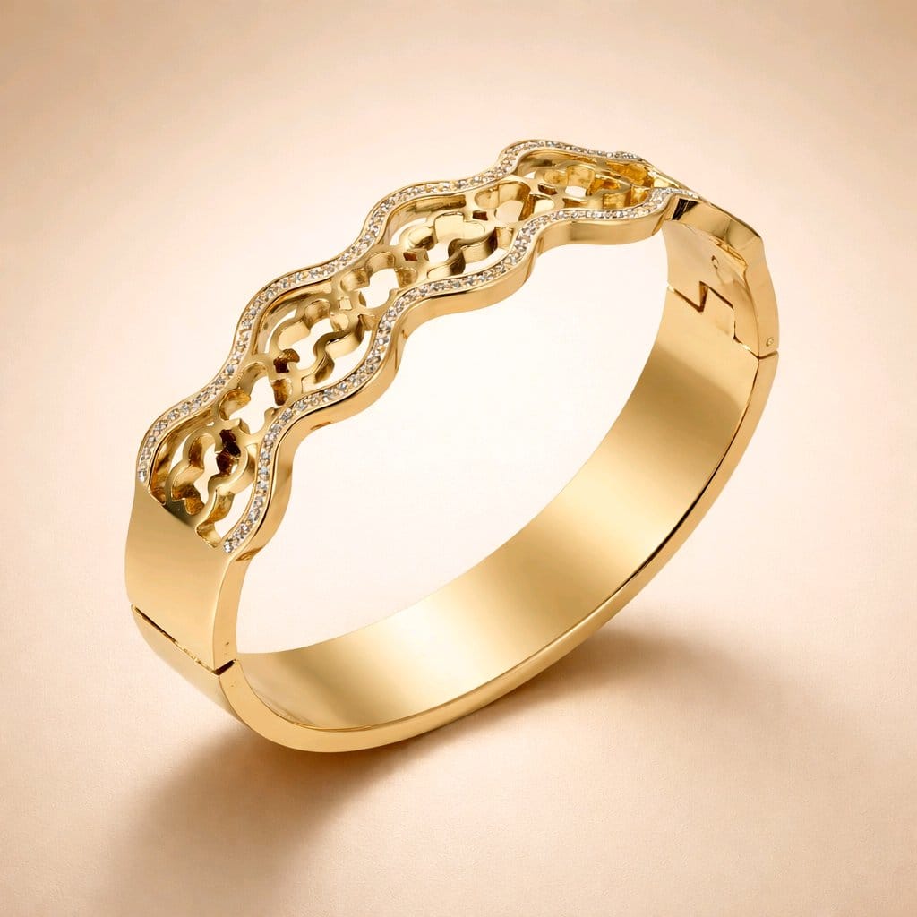 Aarvika Golden Clover Wave Bracelet – model wearing
