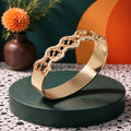 Aarvika Golden Clover Wave Bracelet – front view