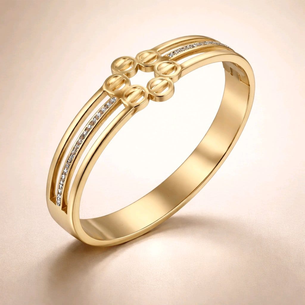 Aarvika Golden Circle Line Bracelet – close-up detail
