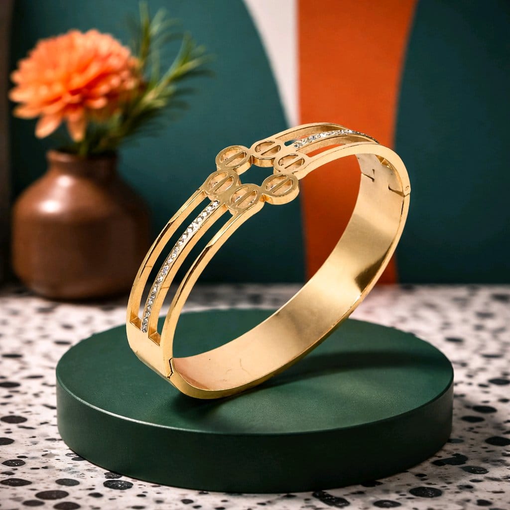 Aarvika Golden Circle Line Bracelet – back view
