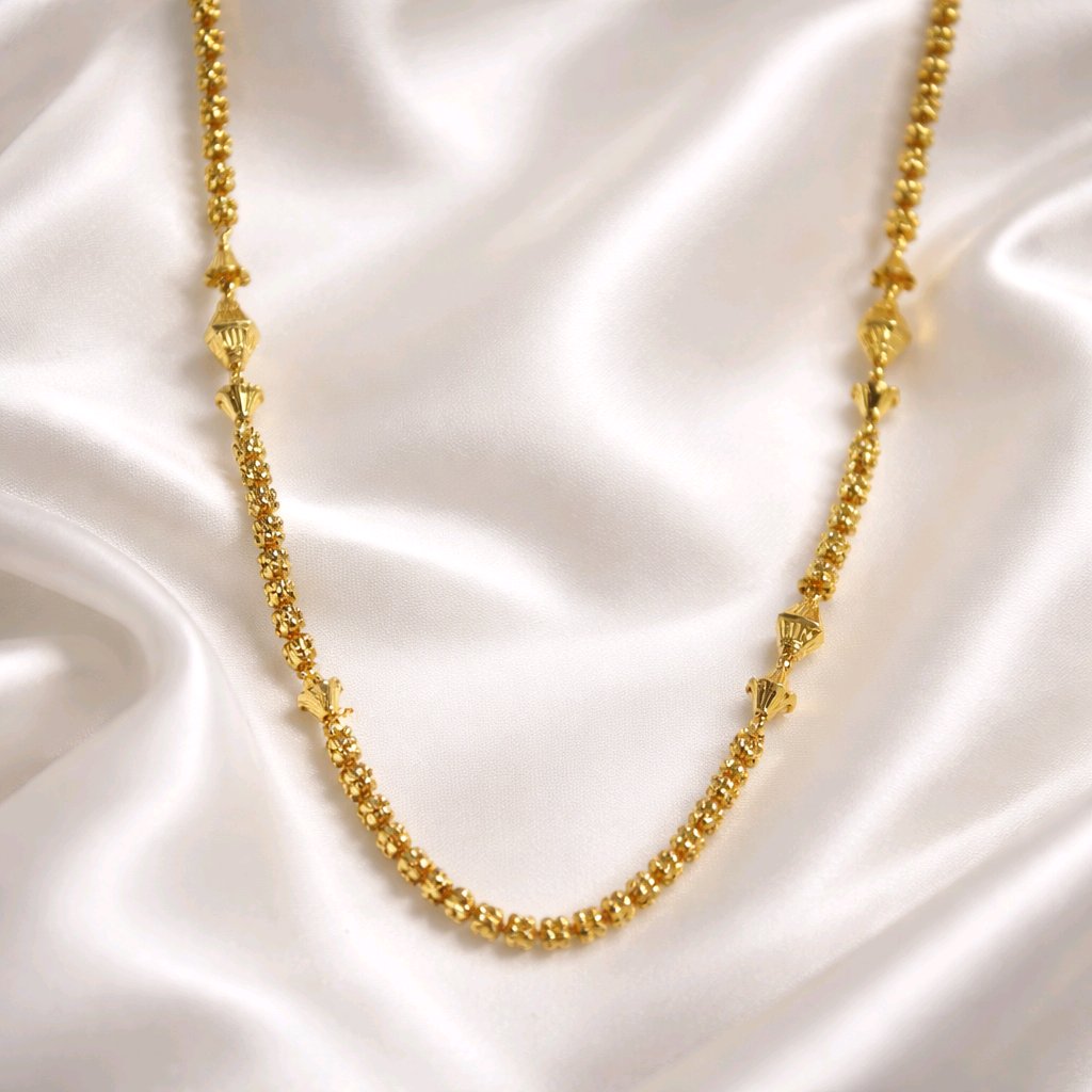 Aarvika 1.5GM Gold Forming 1.5 GM Gold Forming Traditional Long Chain Necklace – detail shot